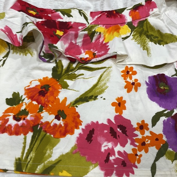 Floral 🌷 Skirt 4X$20 - Picture 2 of 4